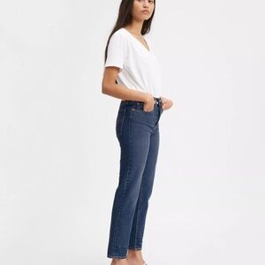 Levi’s Wedgie Dark Wash